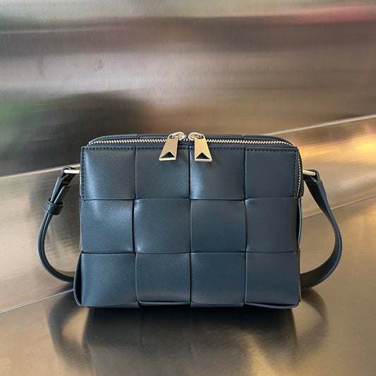 징공장/보테가베네타  남성 카메라 가방 크로스백