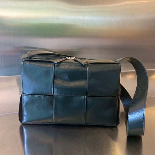 징공장/보테가베네타 남성 카메라 가방 크로스백