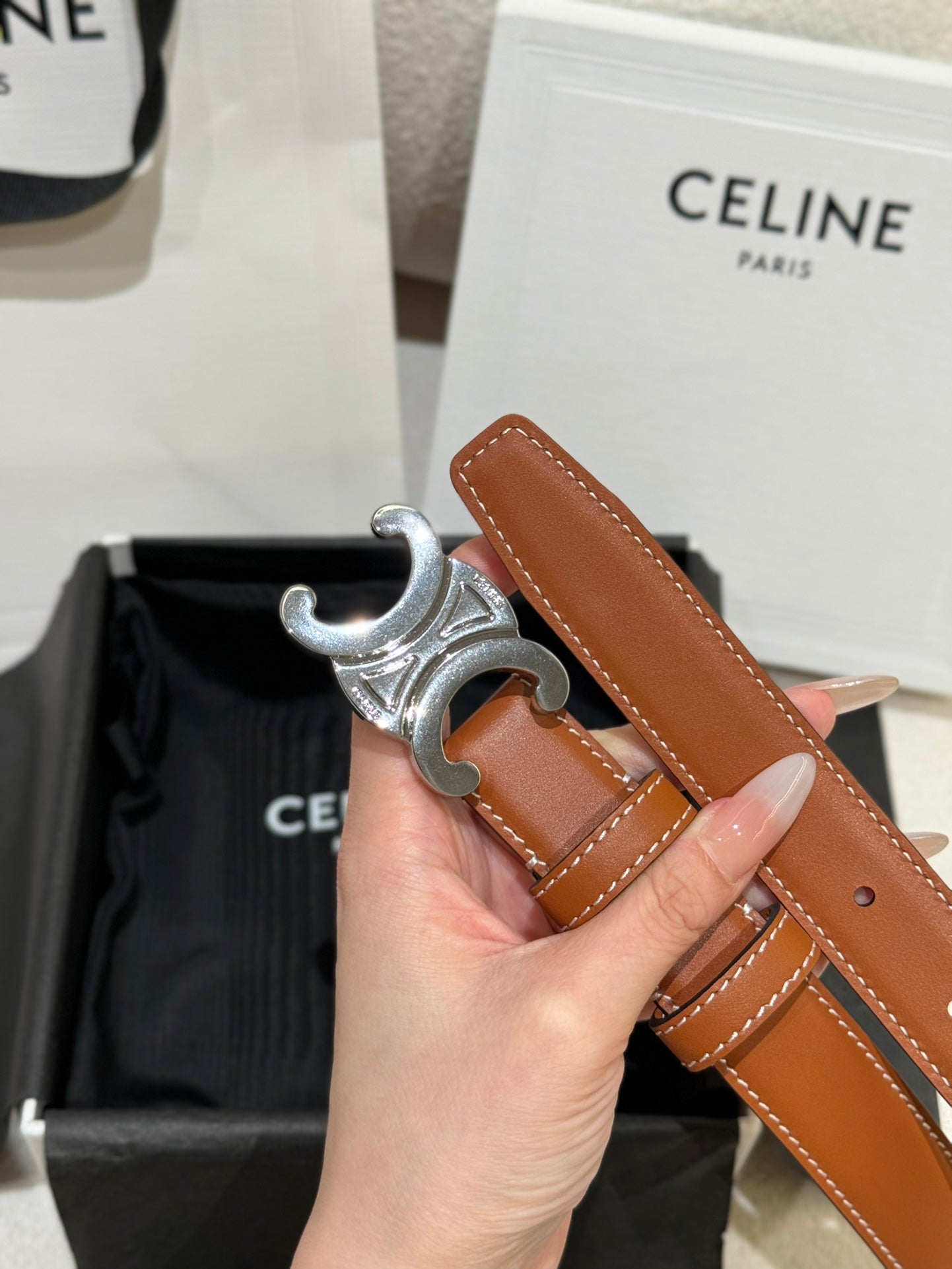 여자 셀린느 벨트