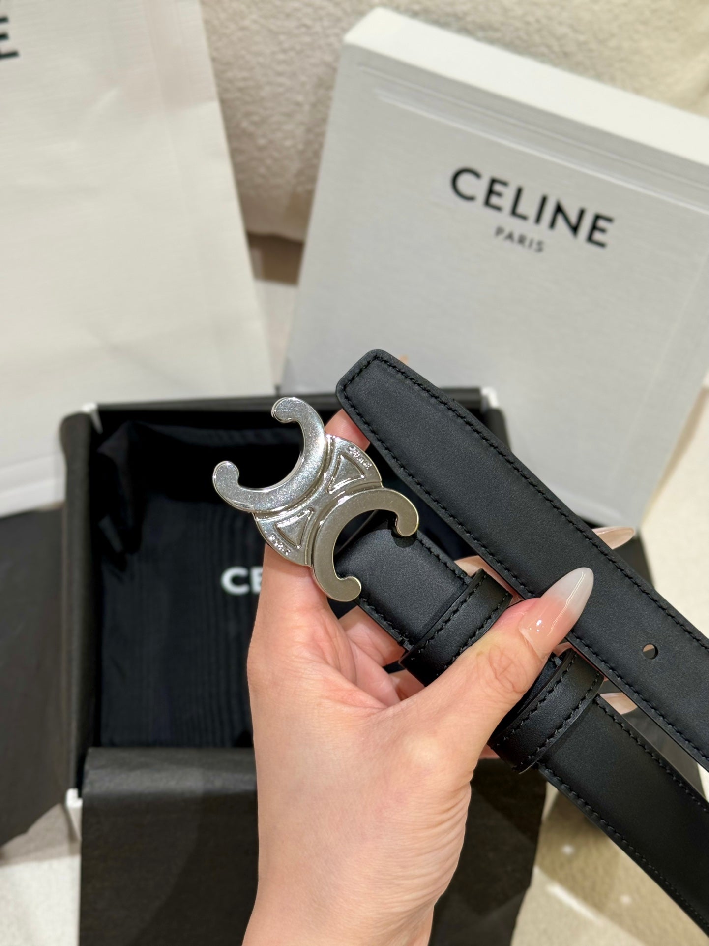 여자 셀린느 벨트