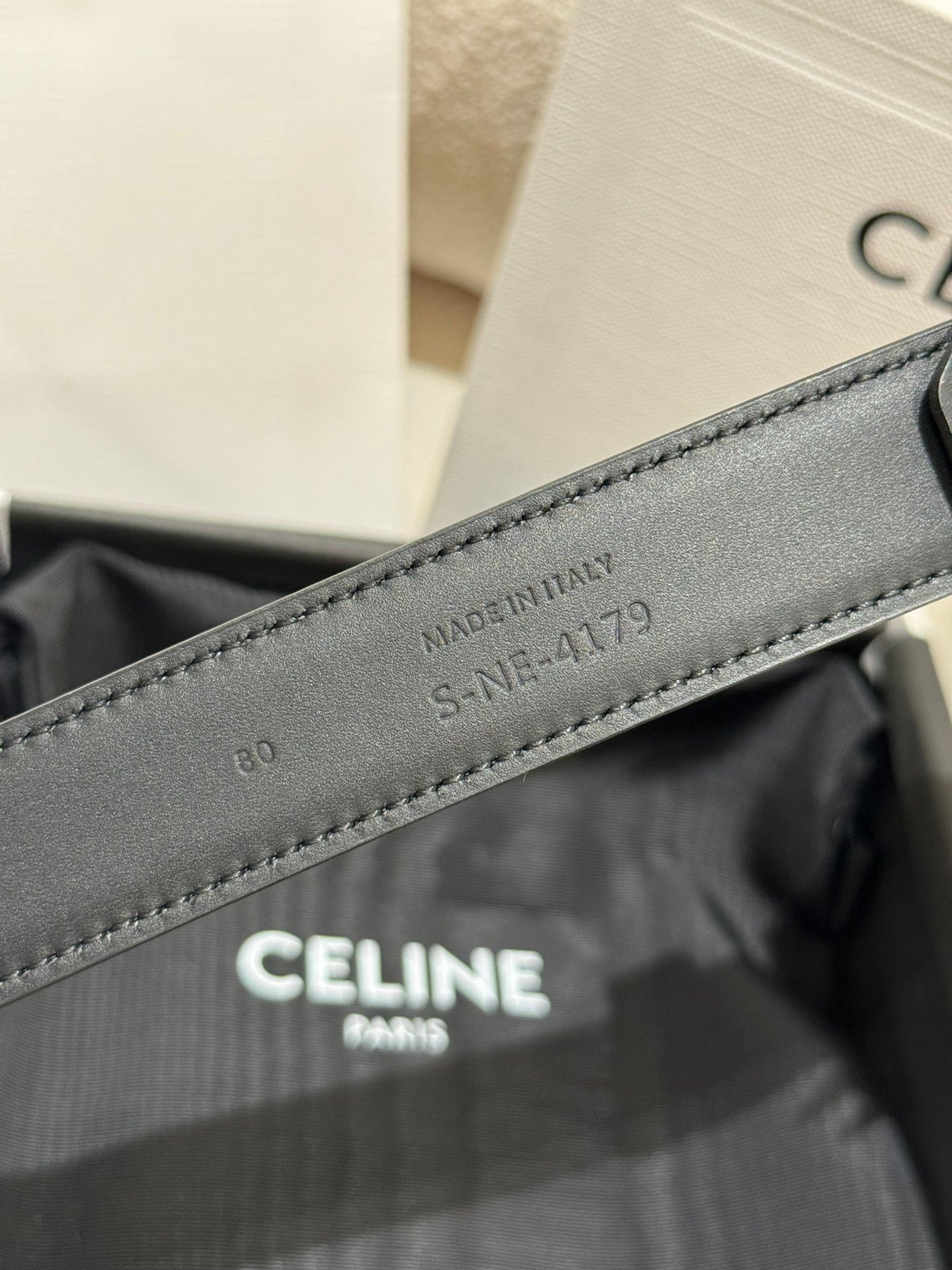 여자 셀린느 벨트