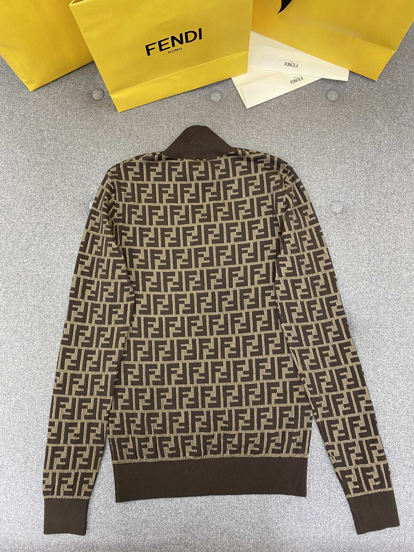 TJ셀러/펜디 여성 갈색 니트 스웨터