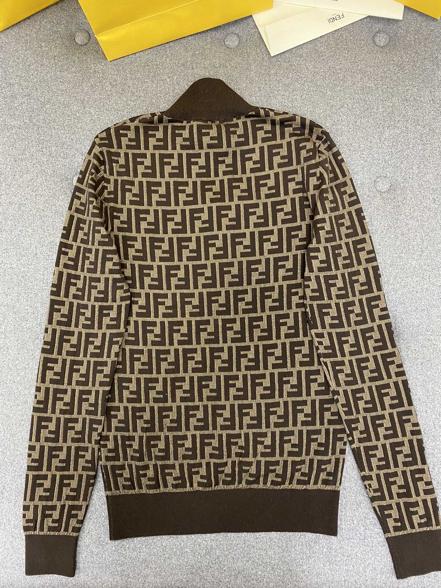 TJ셀러/펜디 여성 갈색 니트 스웨터