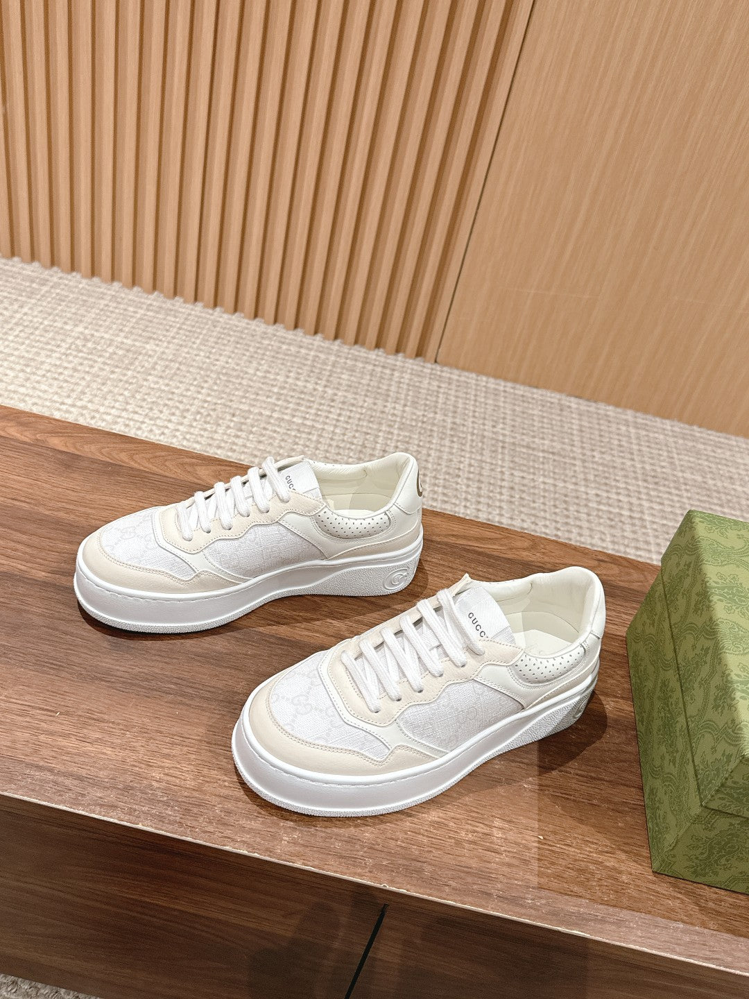 구찌 여성 운동화