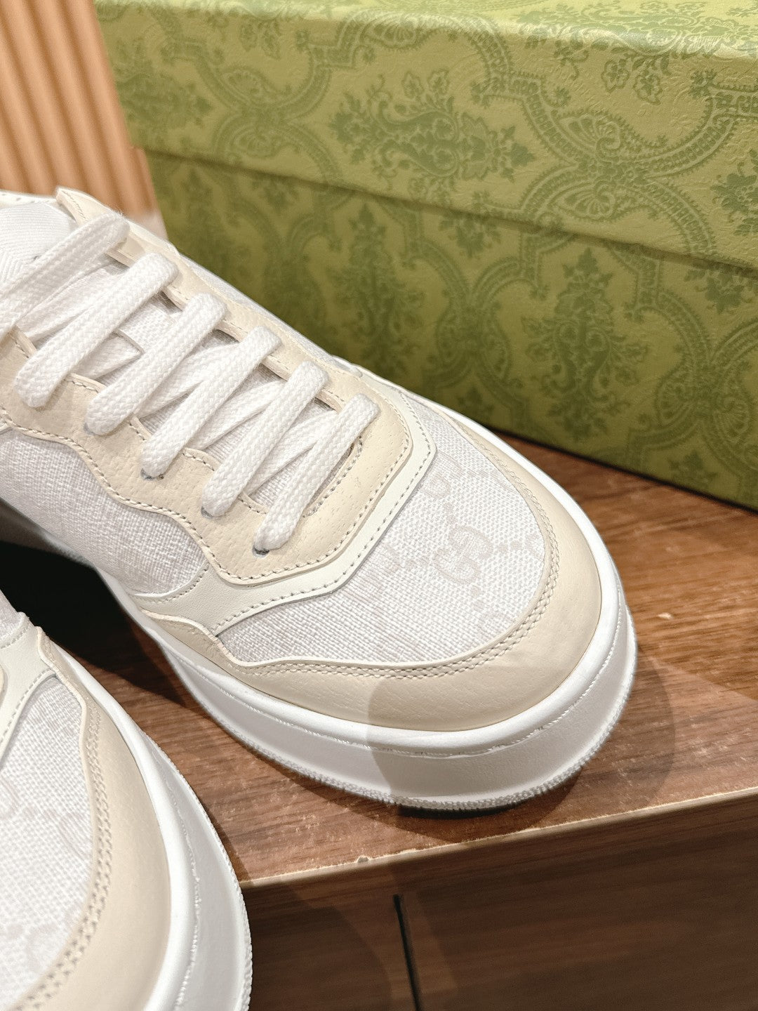 구찌 여성 운동화