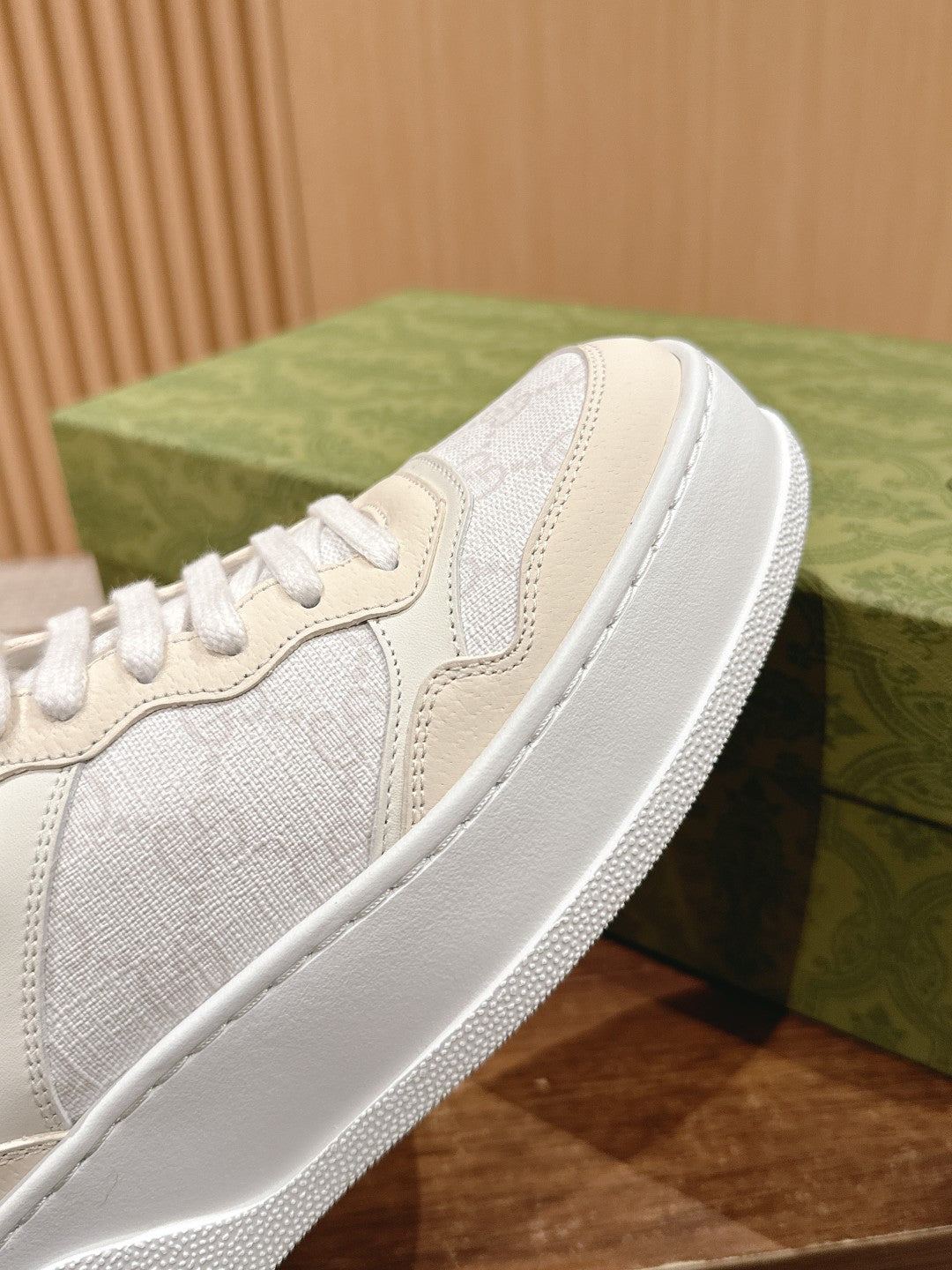 구찌 여성 운동화