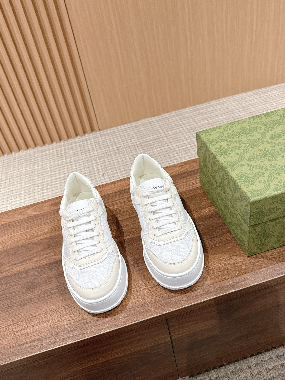 구찌 여성 운동화