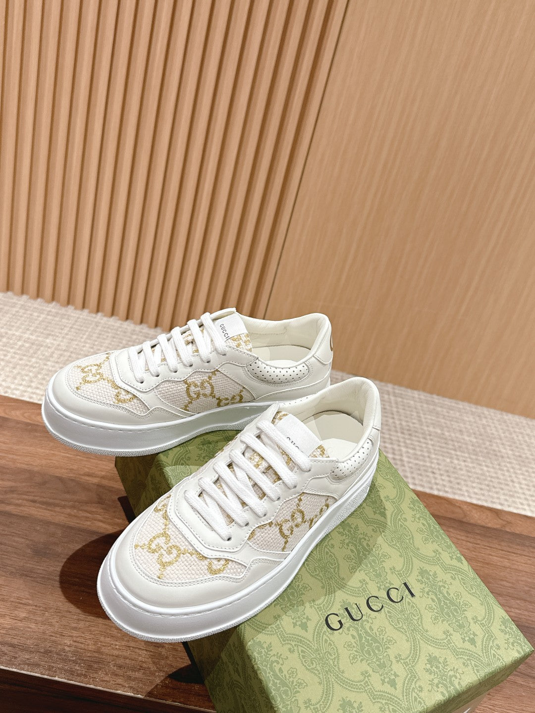 구찌 여성 운동화