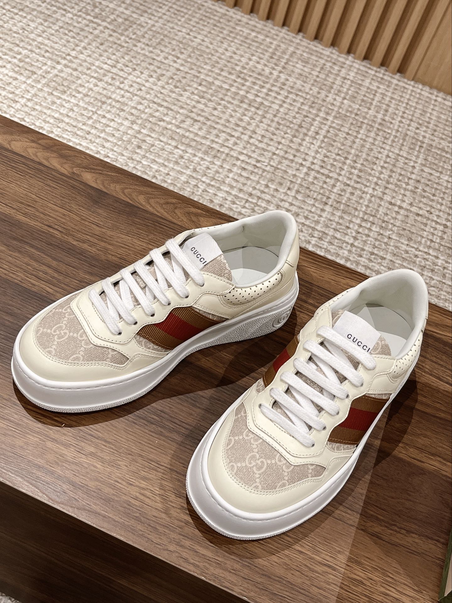 구찌 남성 운동화