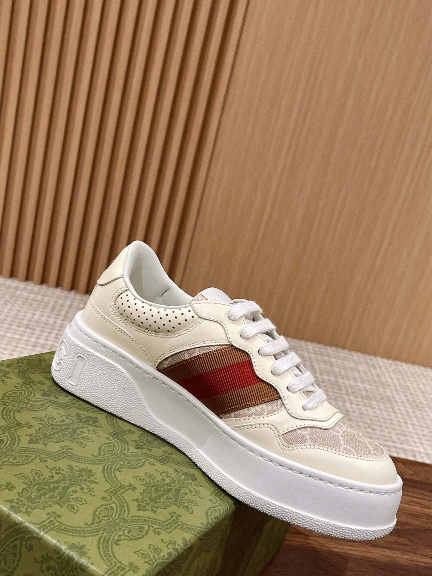 구찌 남성 운동화