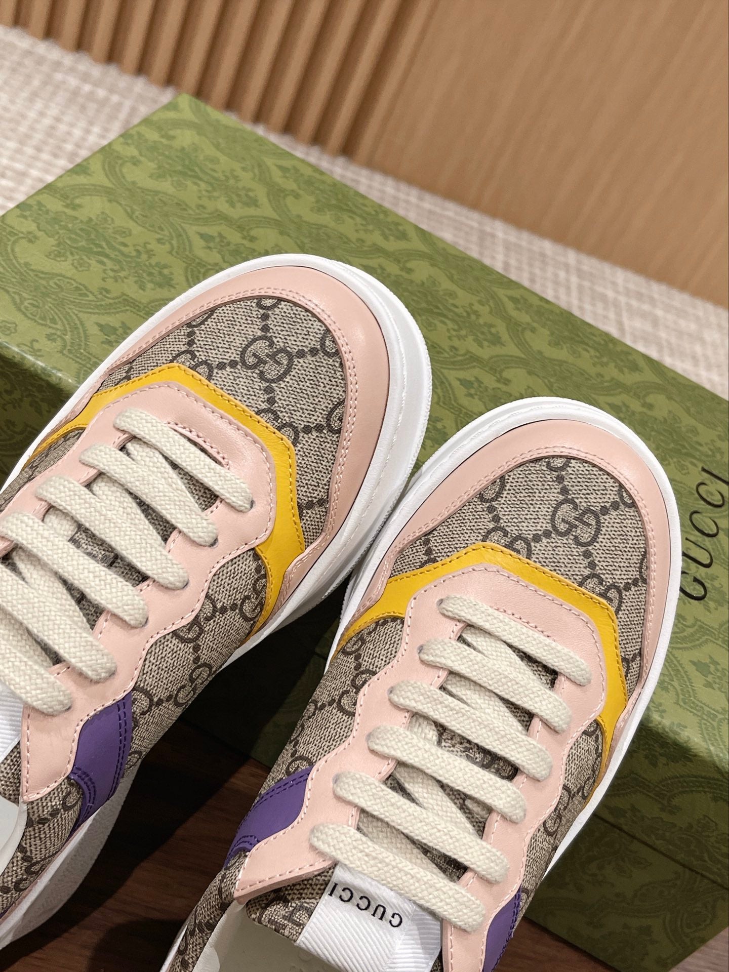 구찌 남성 운동화