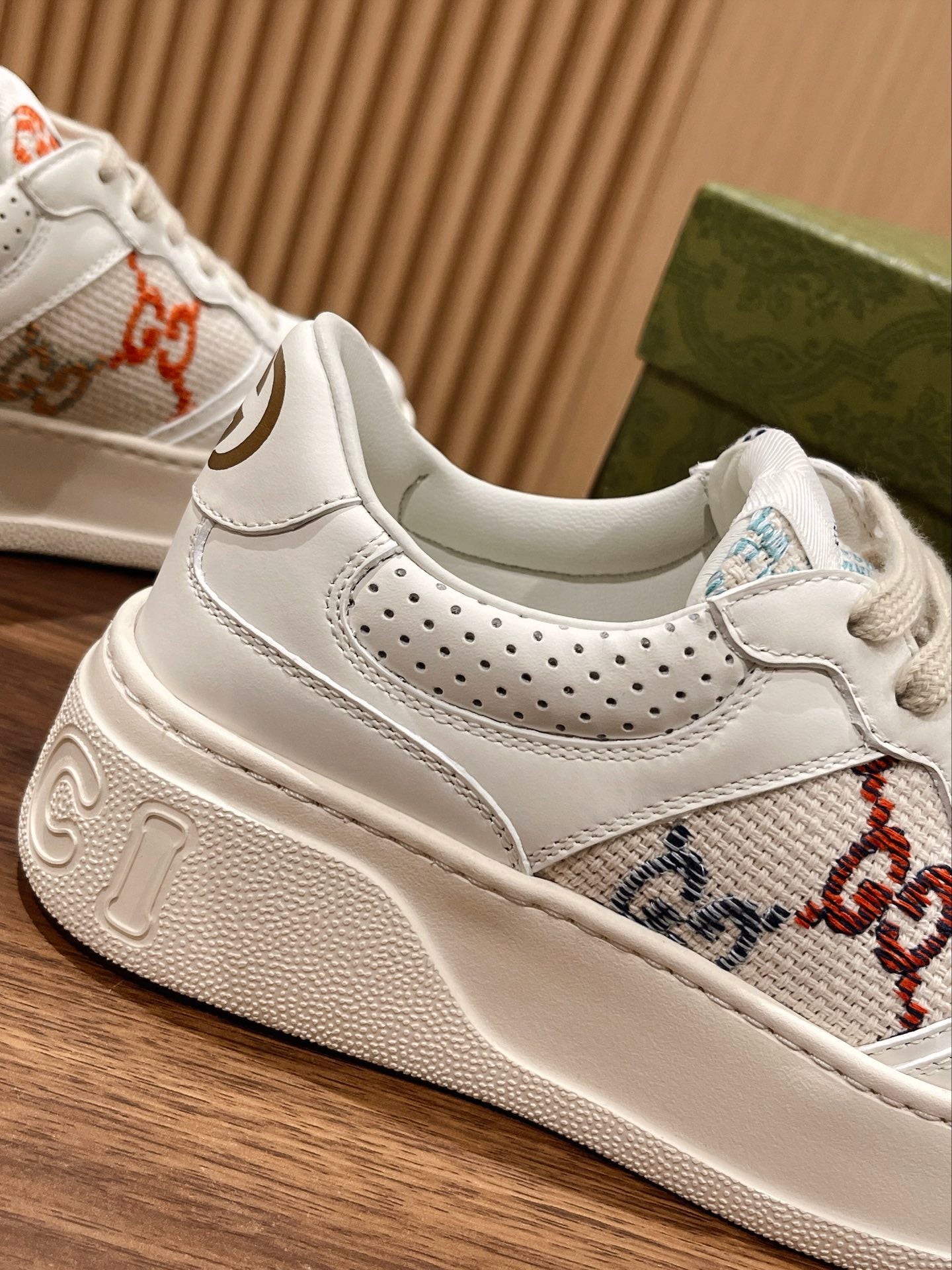 구찌 남성 운동화