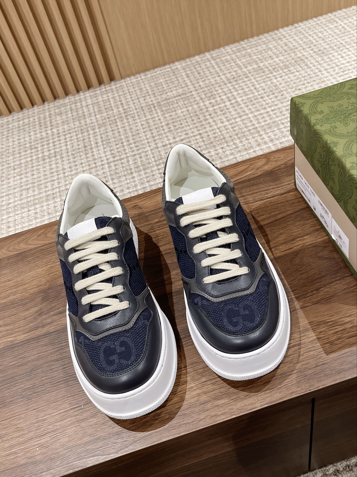 구찌 남성 운동화