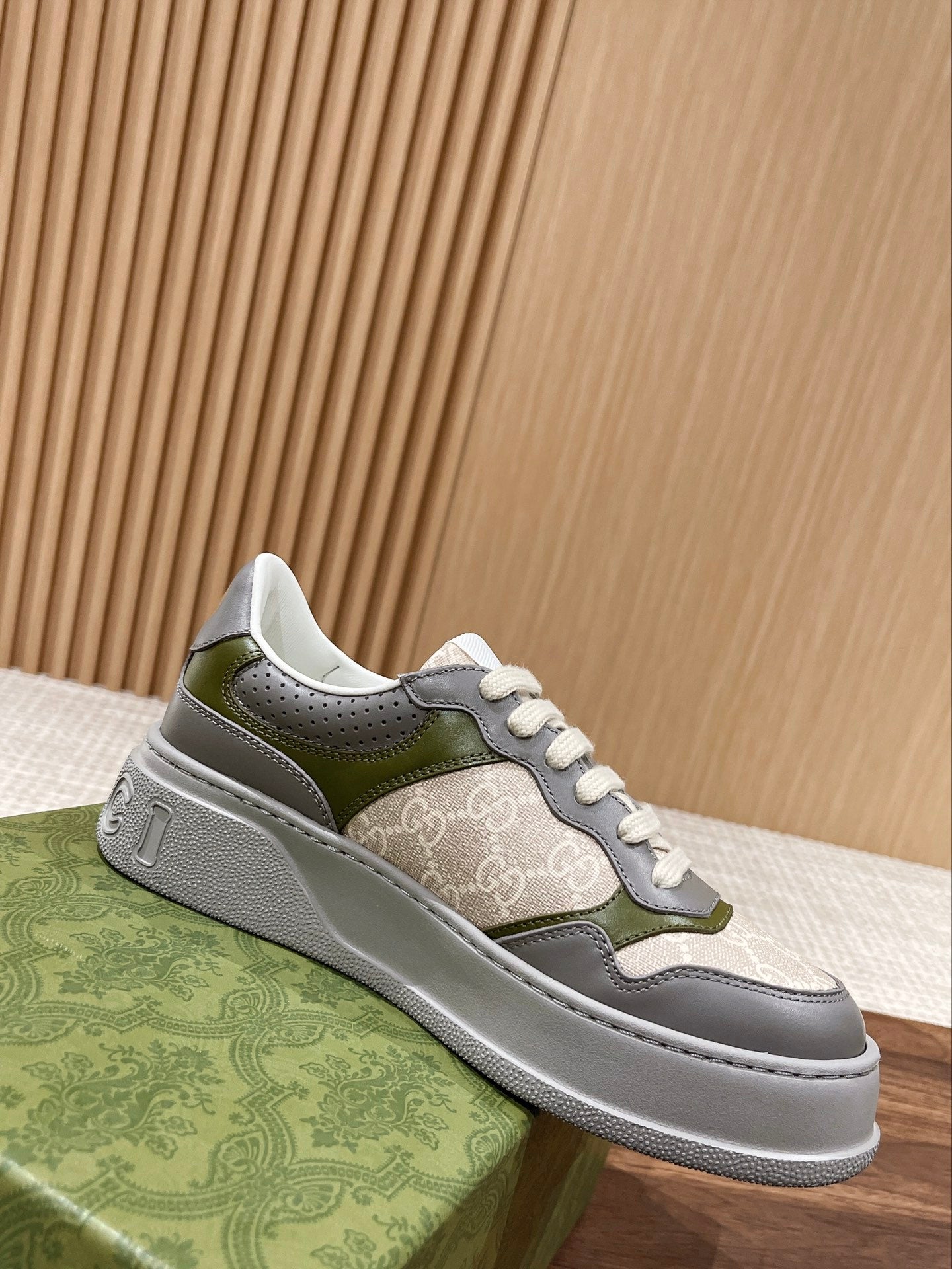 구찌 남성 운동화