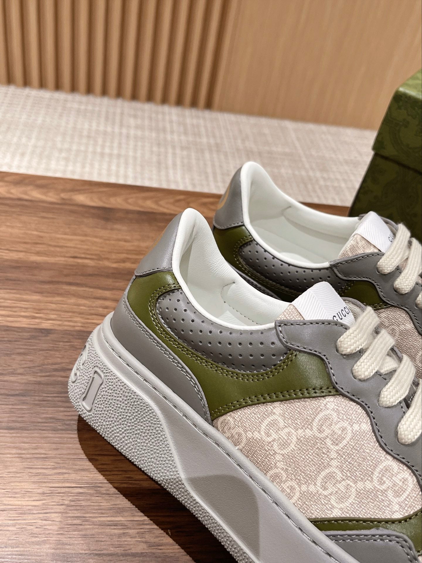 구찌 남성 운동화