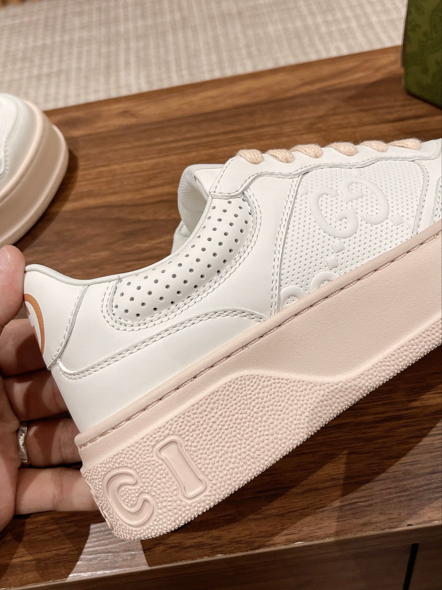 구찌 남성 운동화