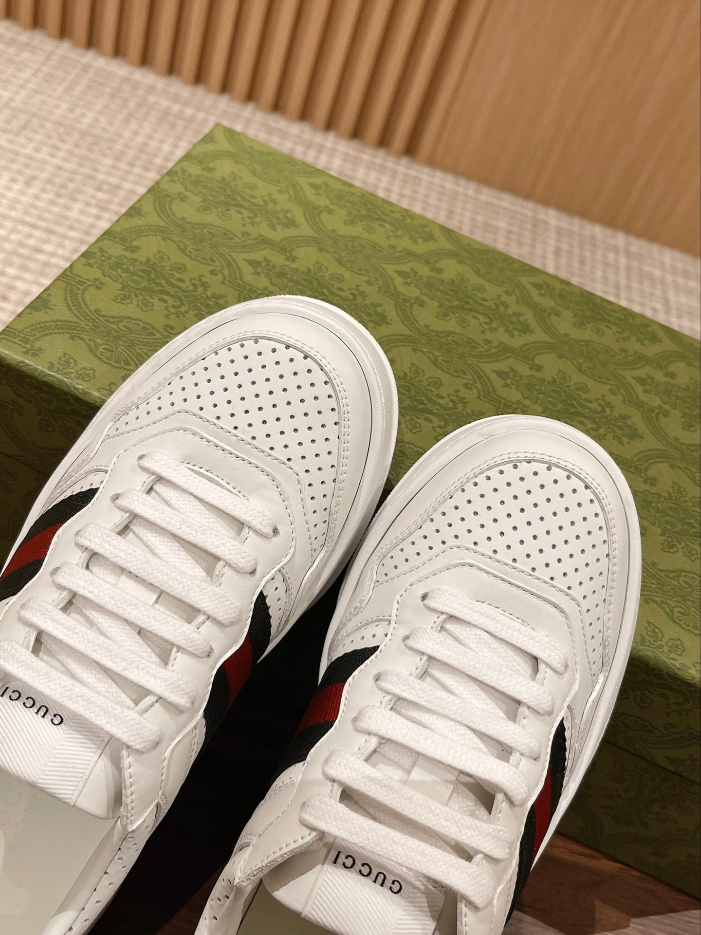 구찌 남성 운동화