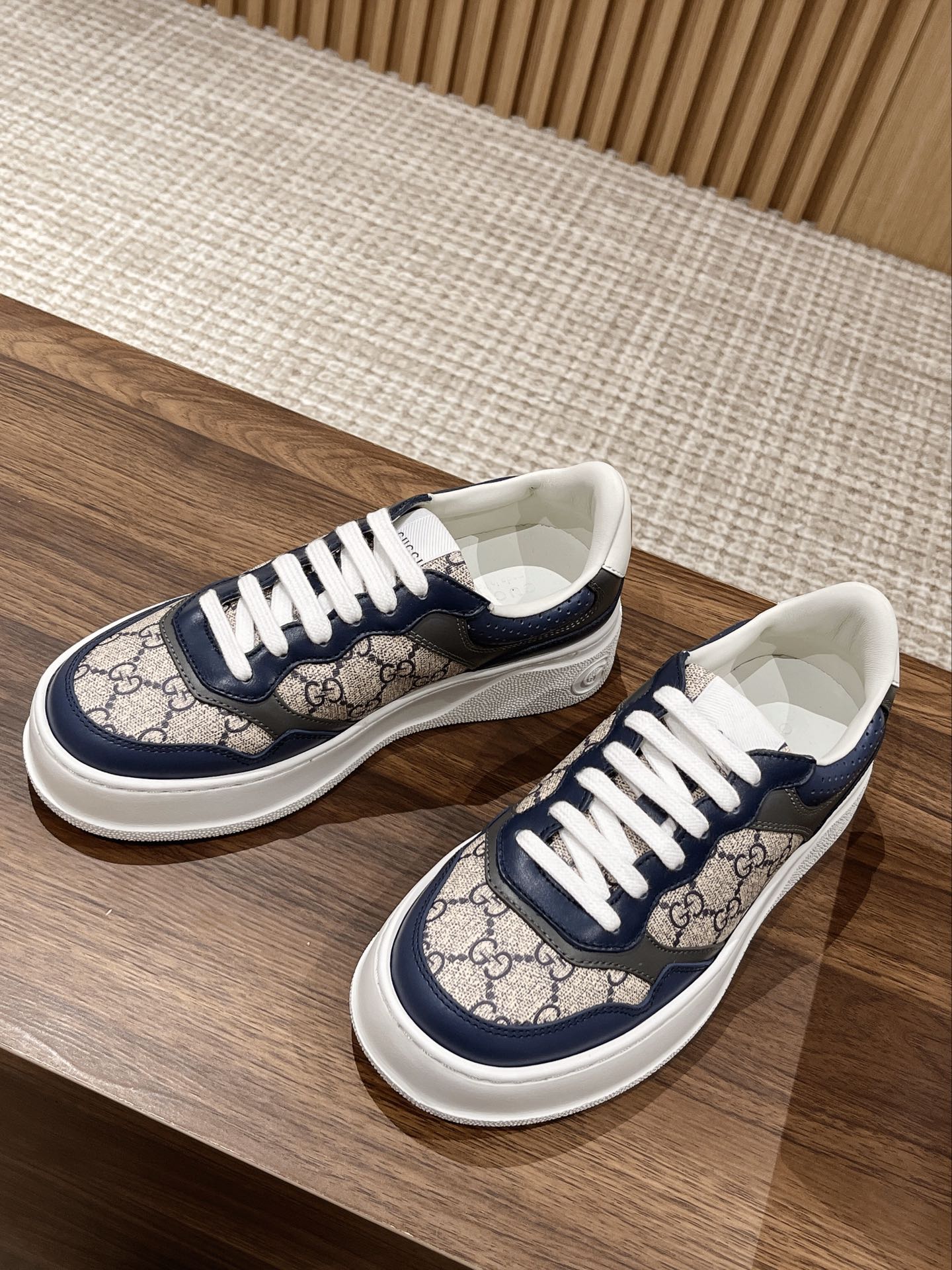 구찌 남성 운동화