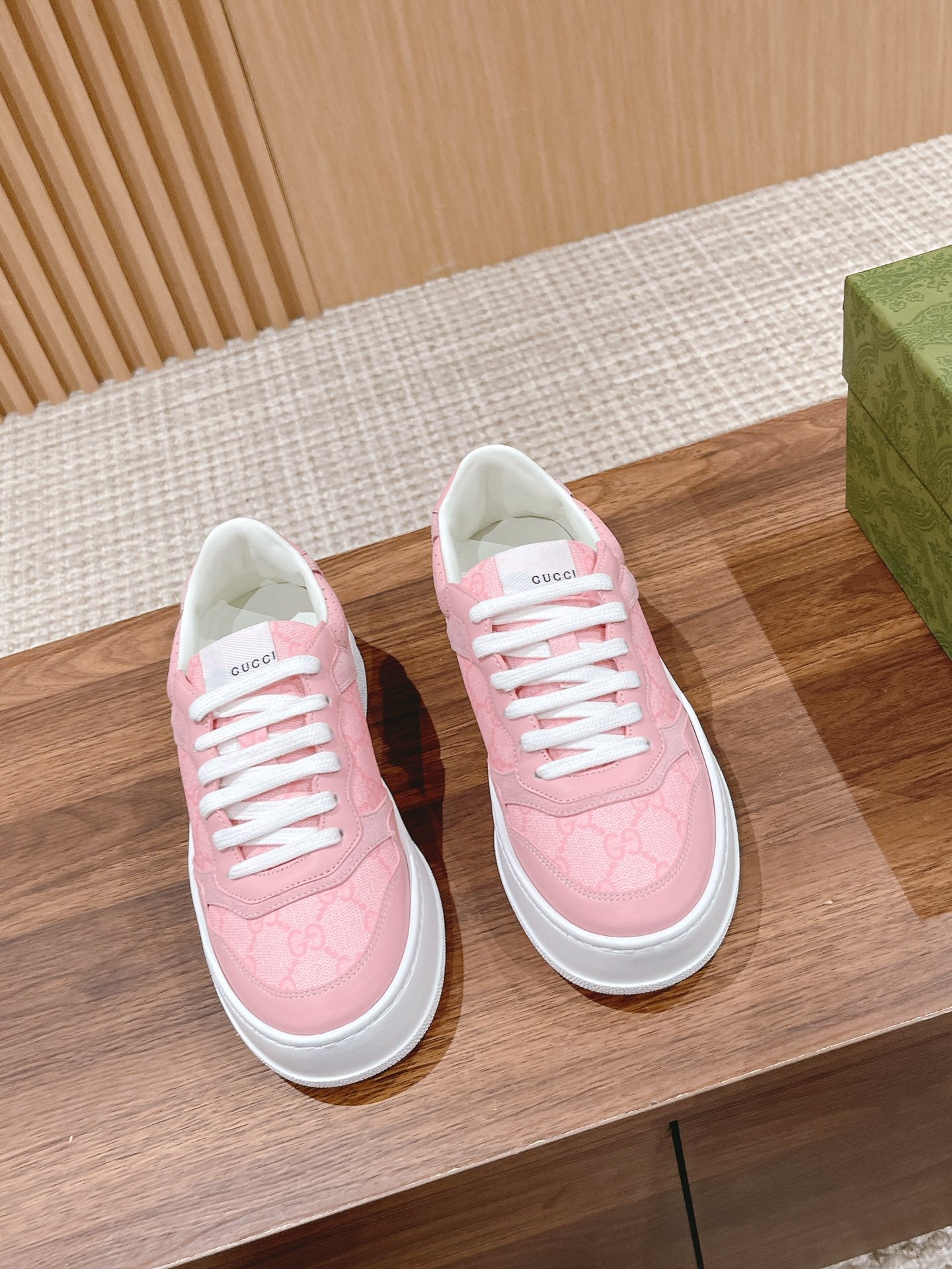 구찌 여성 운동화