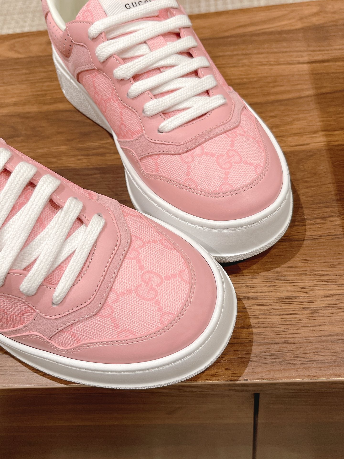 구찌 여성 운동화