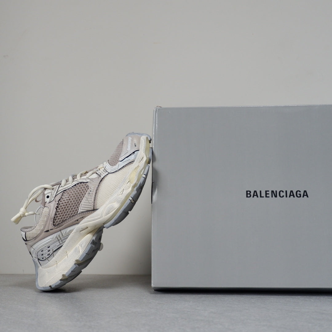 발렌시아가 남성 운동화