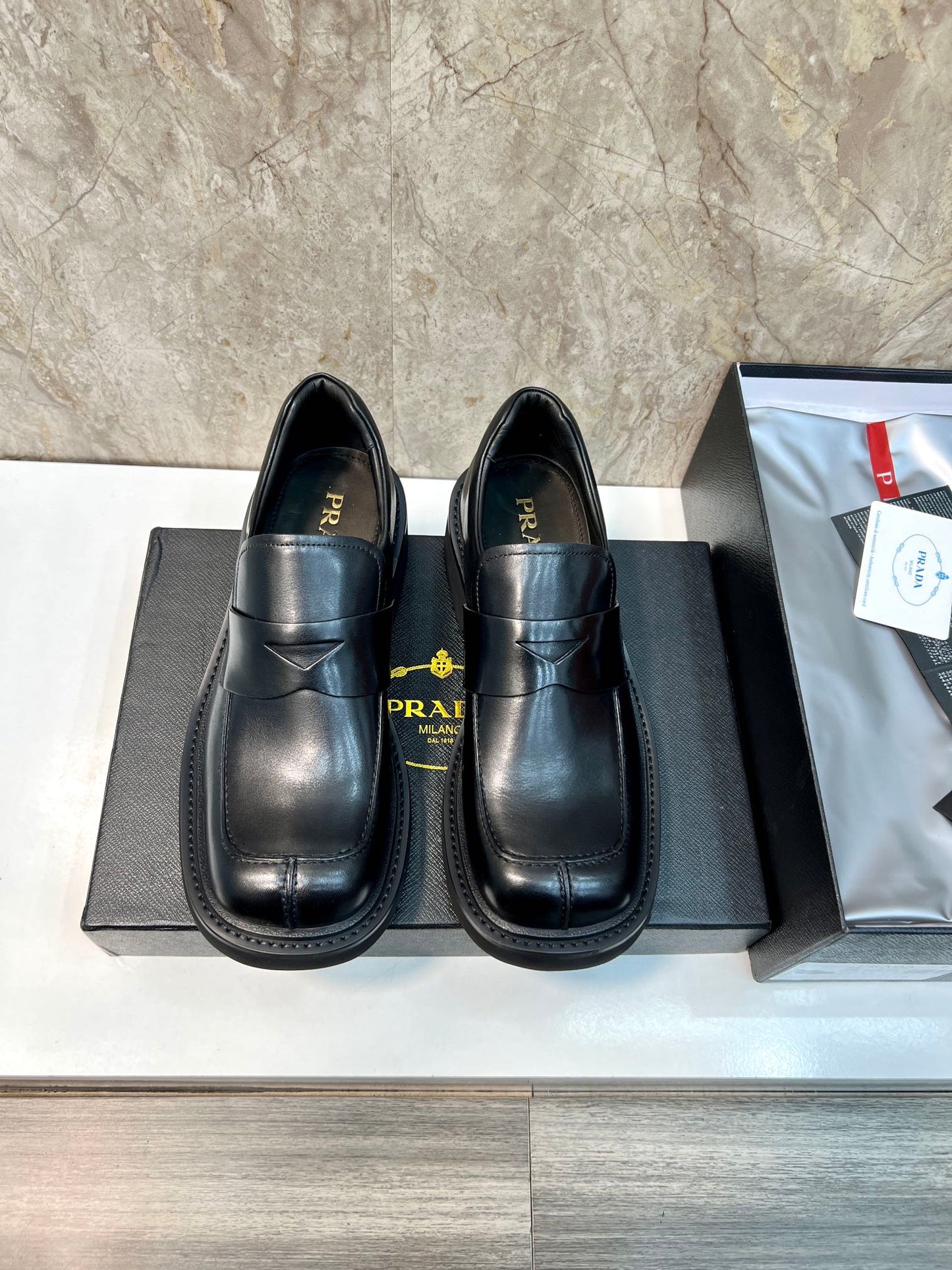 프라다 남성 구두