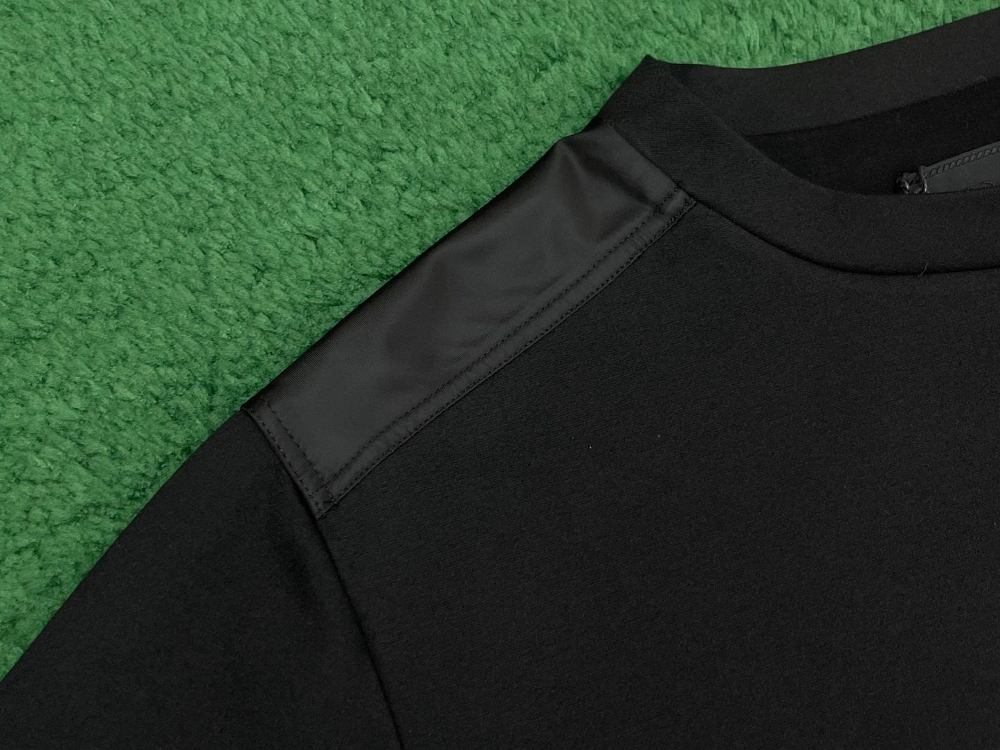 R공장/프라다 남성 맨투맨