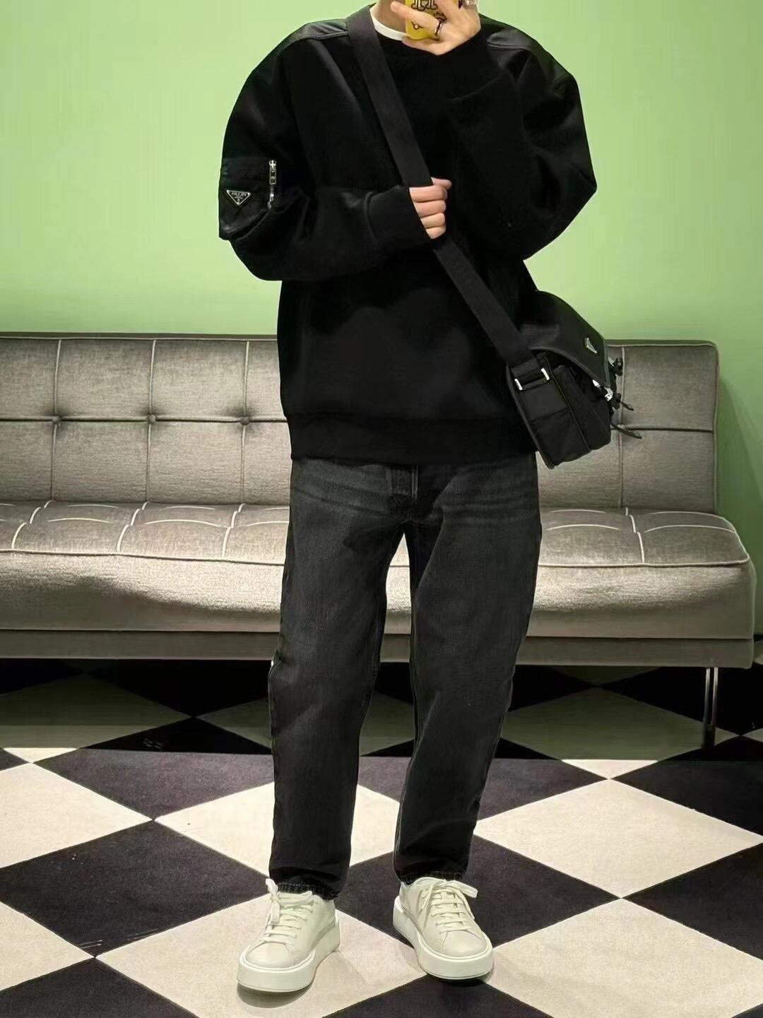 R공장/프라다 남성 맨투맨