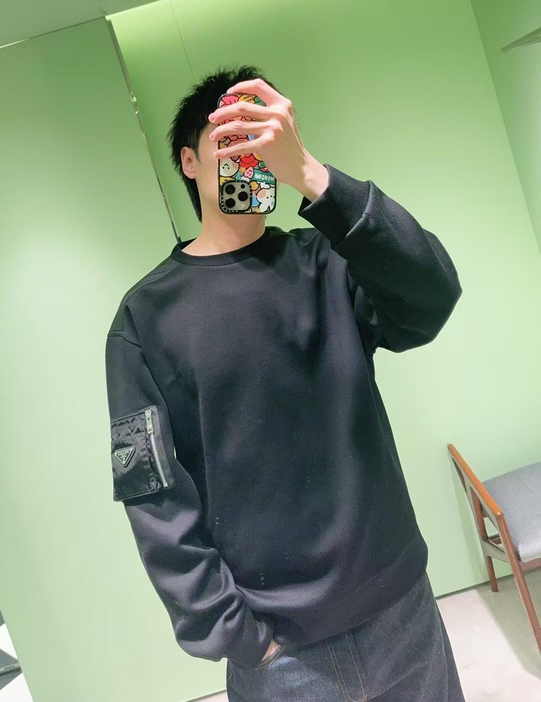 R공장/프라다 남성 맨투맨