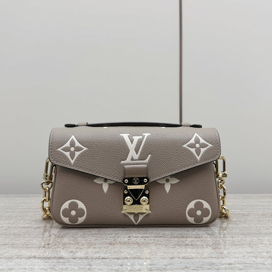 갓팩토리 / 루이비통 클러치 가방 크로스백