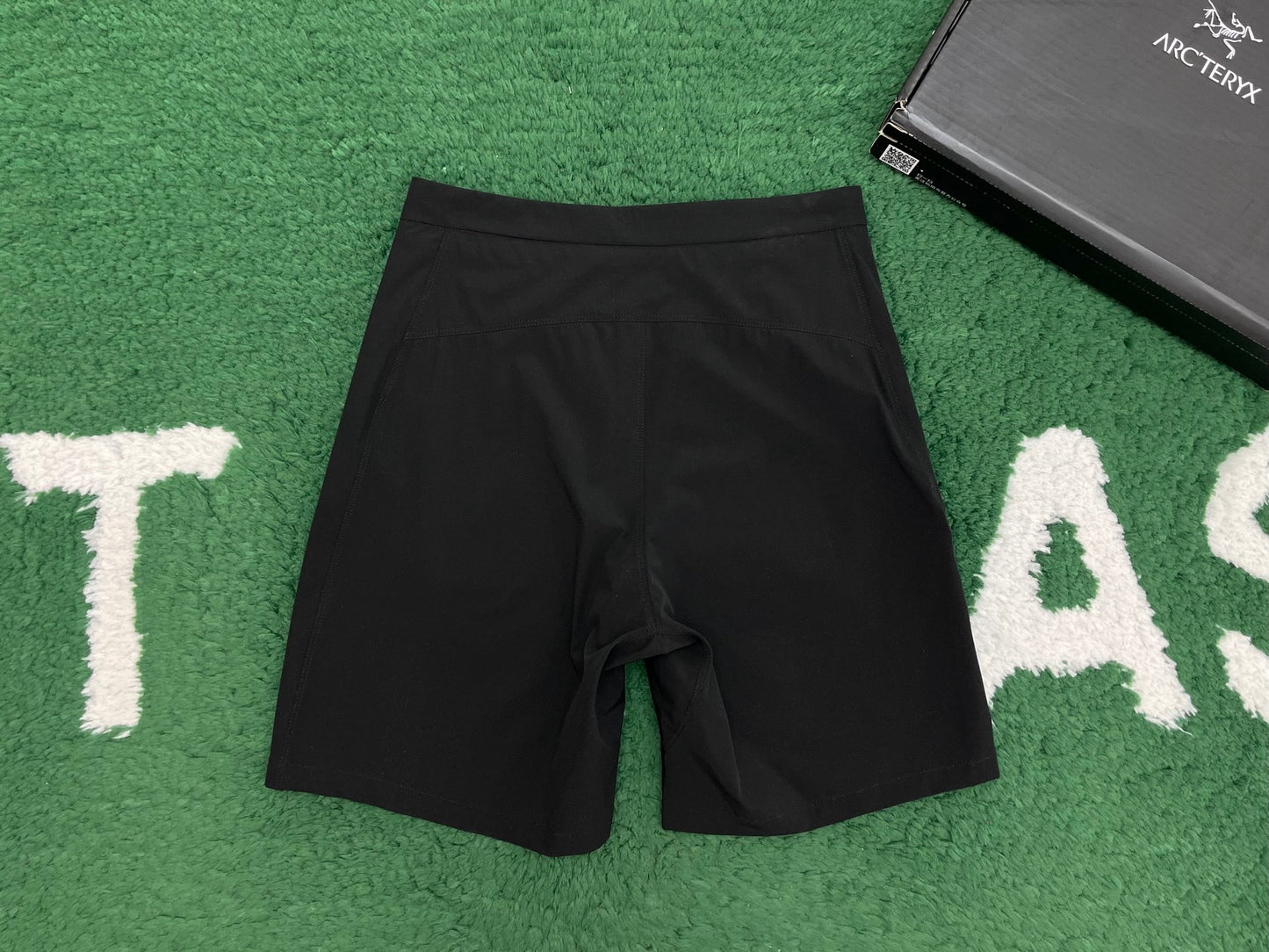 R공장 / 아크테릭스 남성 반바지