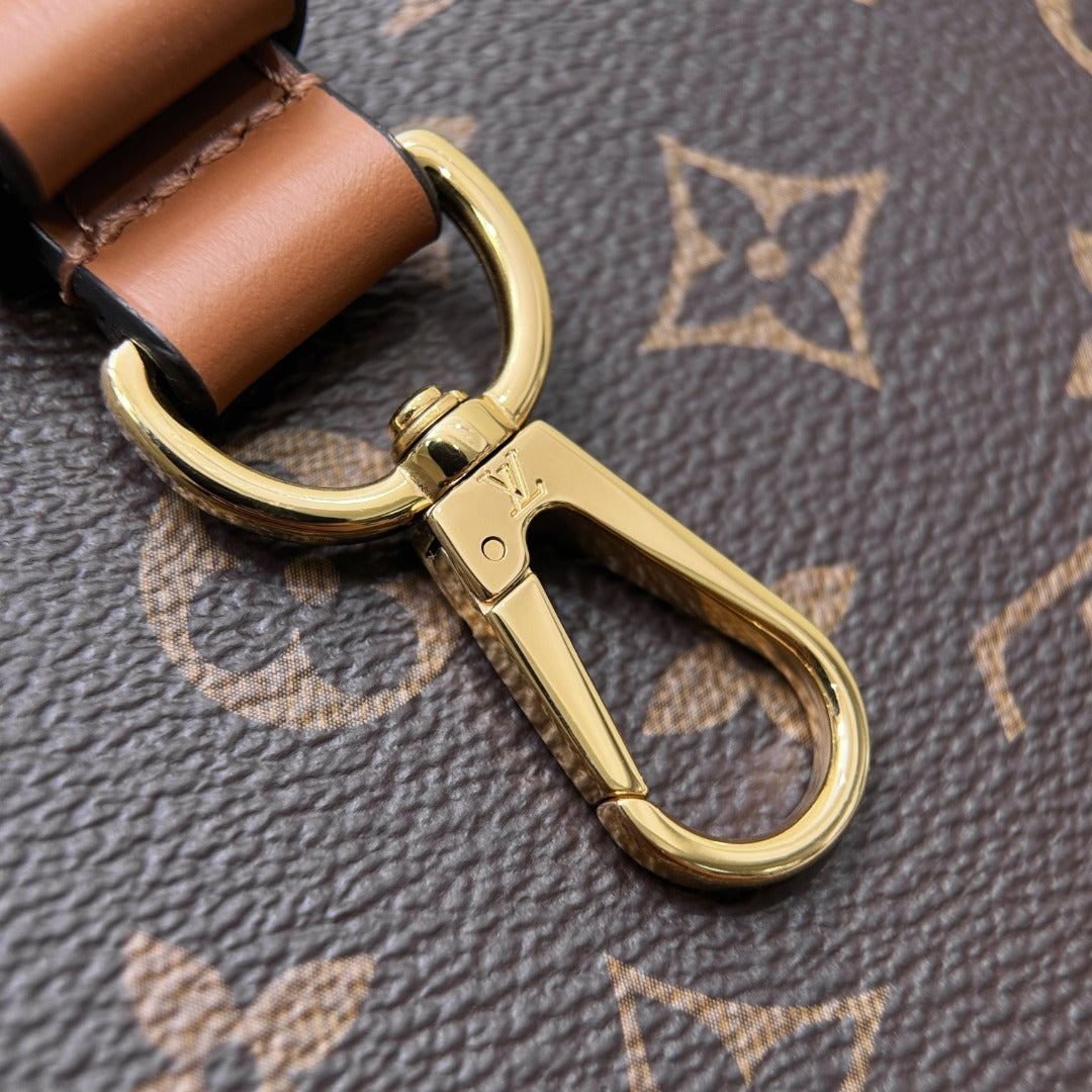 갓팩토리 / 루이비통 크로스백