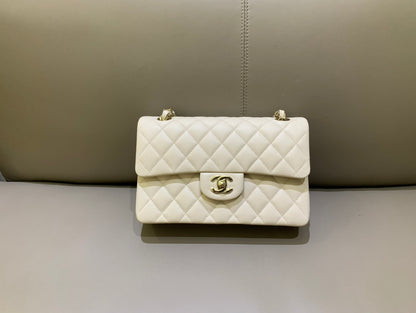 지존 / 샤넬 가방 미니 화이트 크로스 백