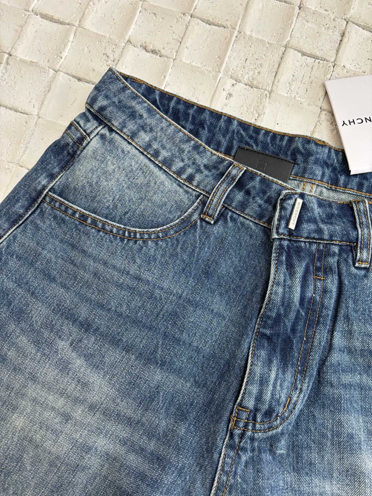 체인2호 / 지방시 남성 청바지