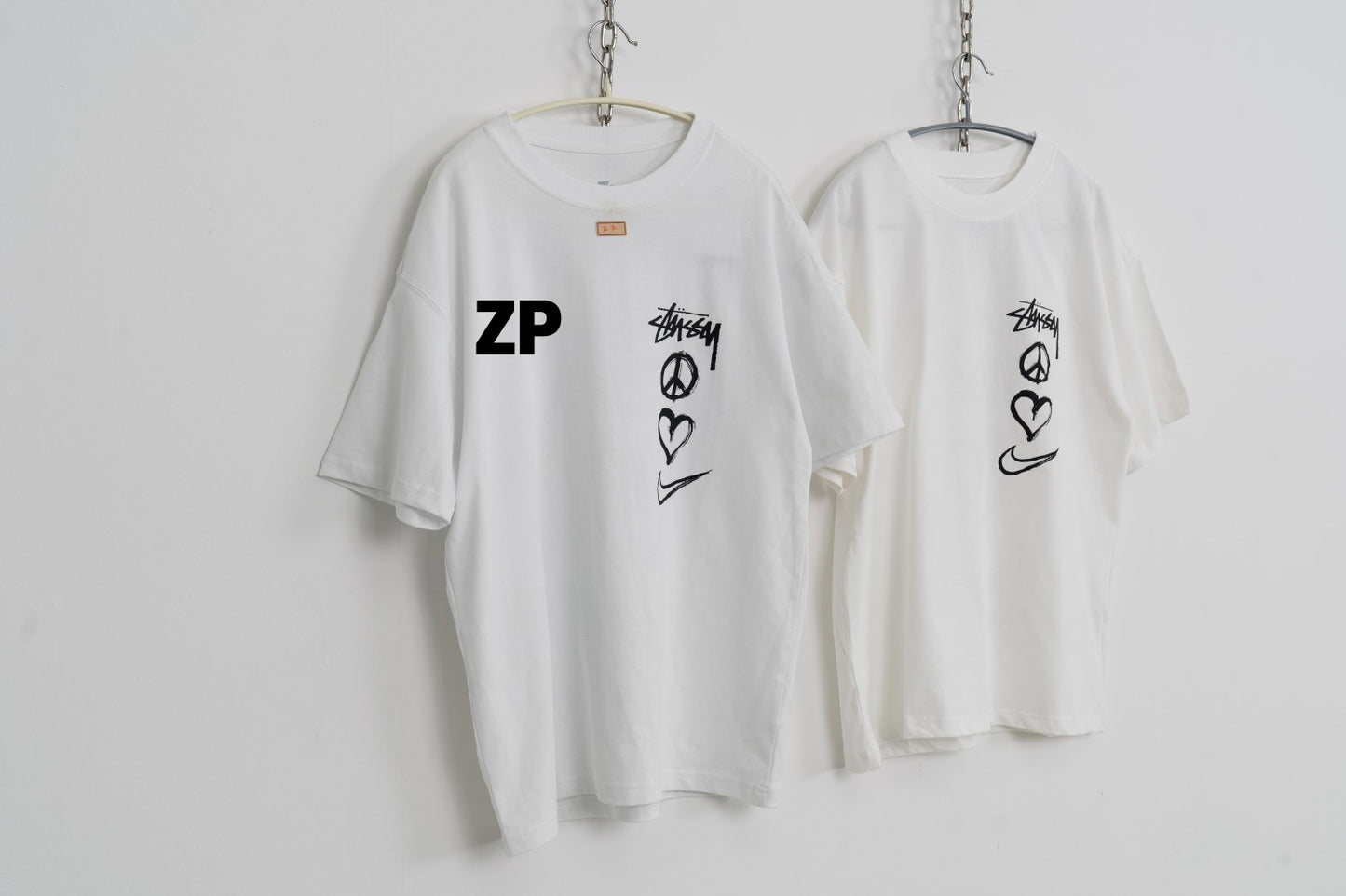 사슬  / 스투시 남성 하트 레터링 로고 프린트 라운드 반팔 티셔츠