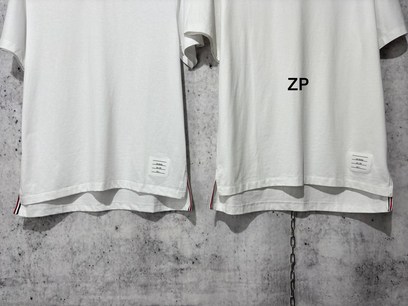 사슬  / 톰브라운 남성 옆트임 루즈핏 반팔 티셔츠