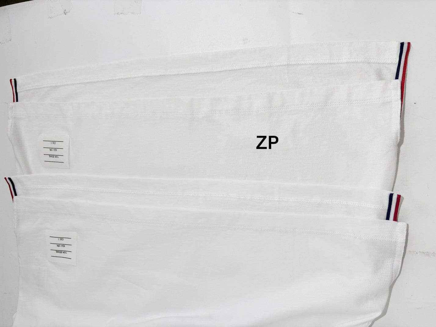 사슬  / 톰브라운 남성 옆트임 루즈핏 반팔 티셔츠