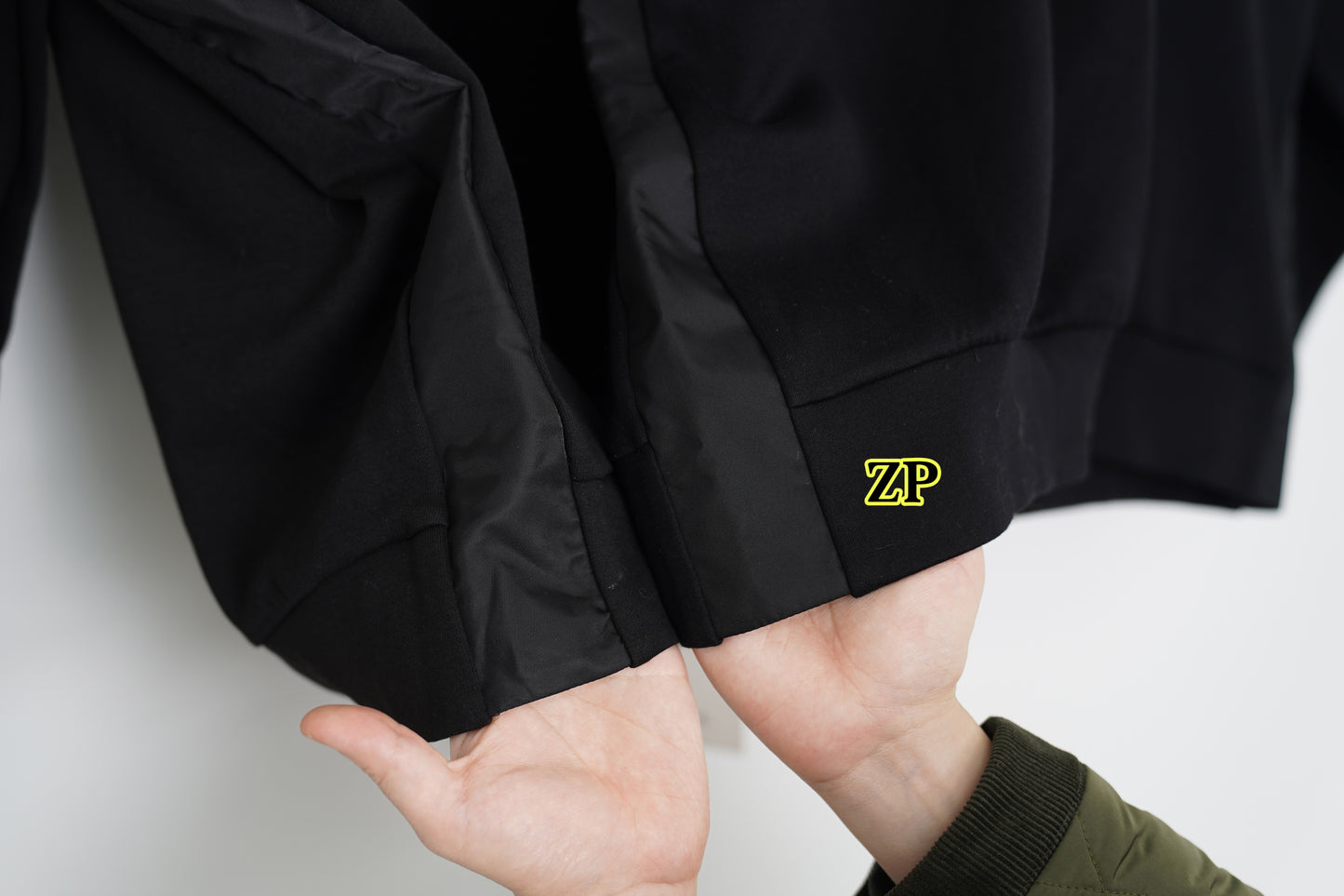 사슬  / 프라다 남성 맨투맨