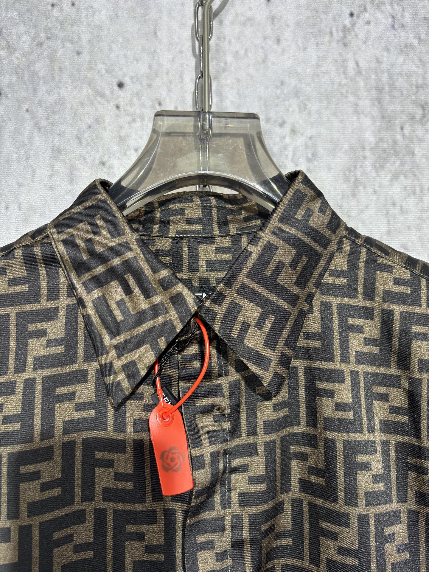 사슬 / 펜디 남성 여성 싱글 버클 반팔 셔츠