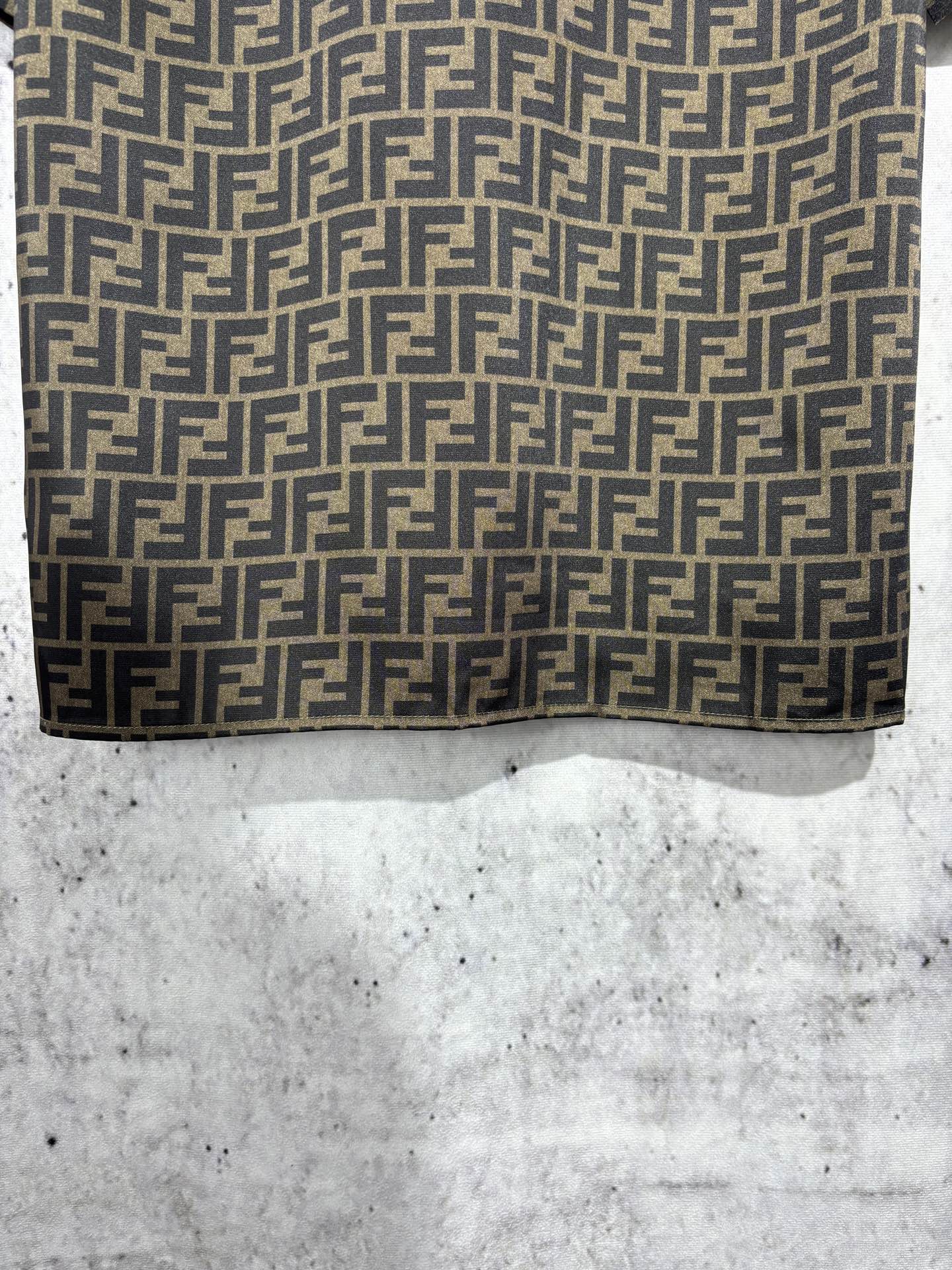 사슬 / 펜디 남성 여성 싱글 버클 반팔 셔츠