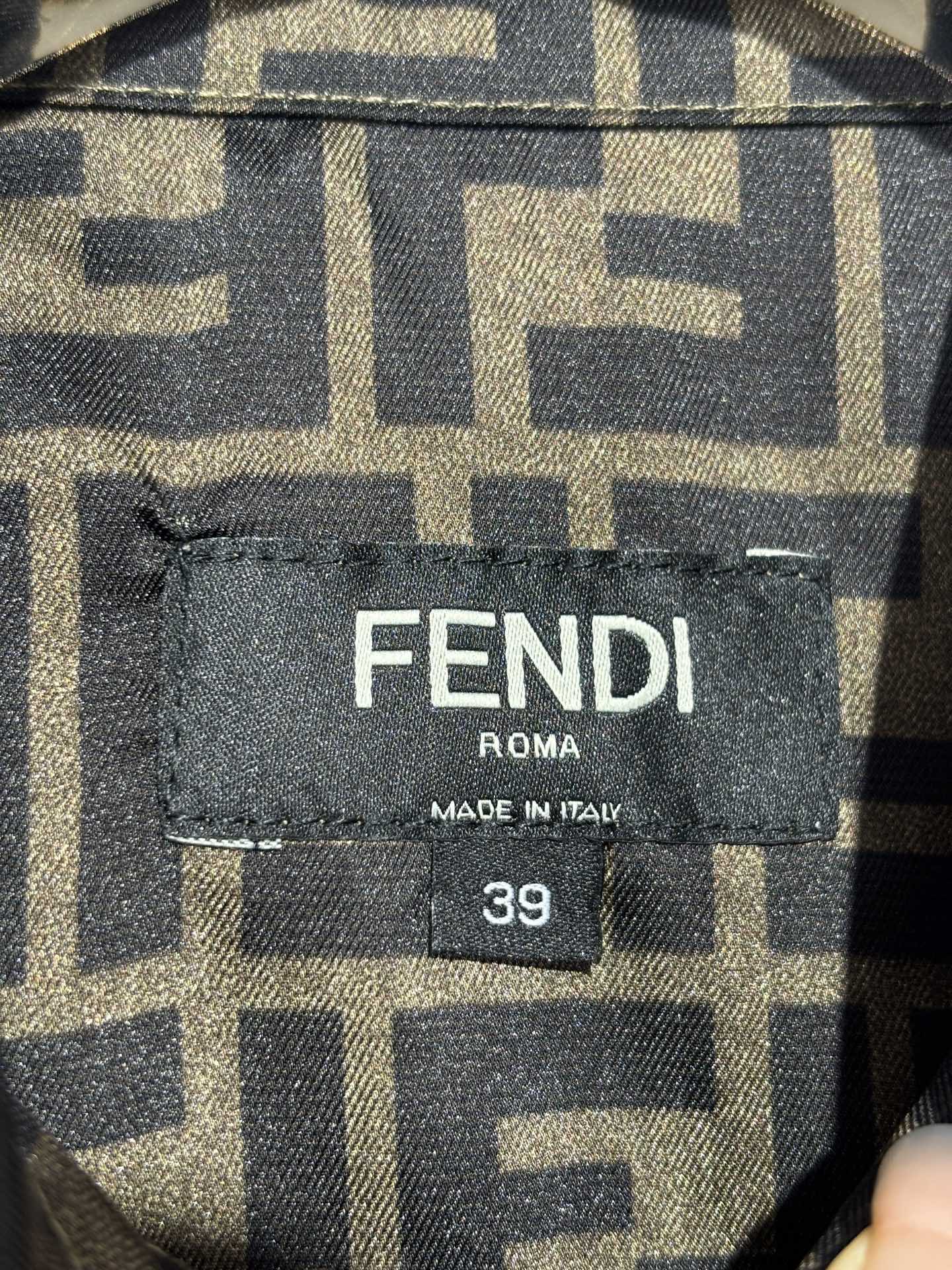 사슬 / 펜디 남성 여성 싱글 버클 반팔 셔츠