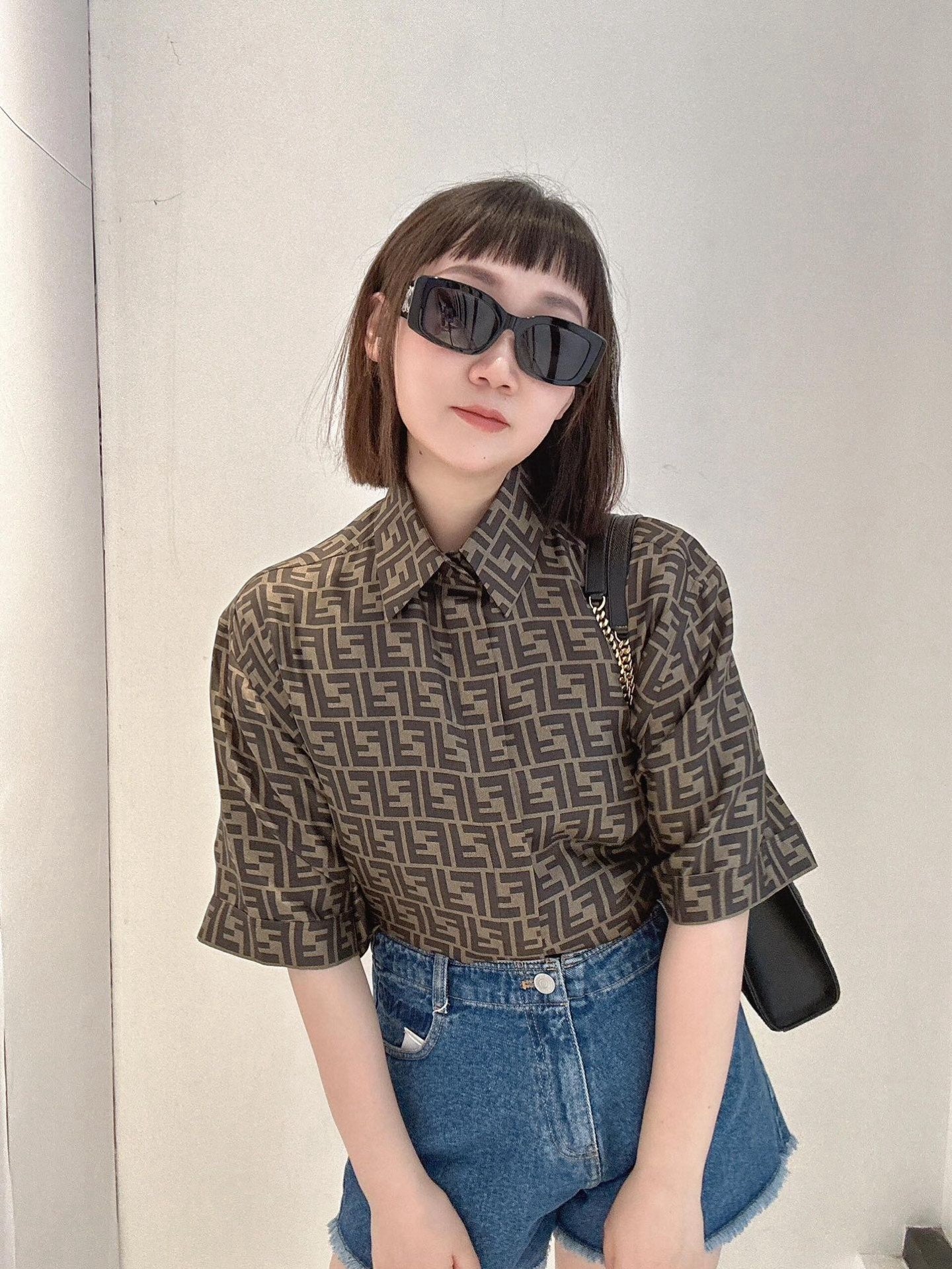 사슬 / 펜디 남성 여성 싱글 버클 반팔 셔츠