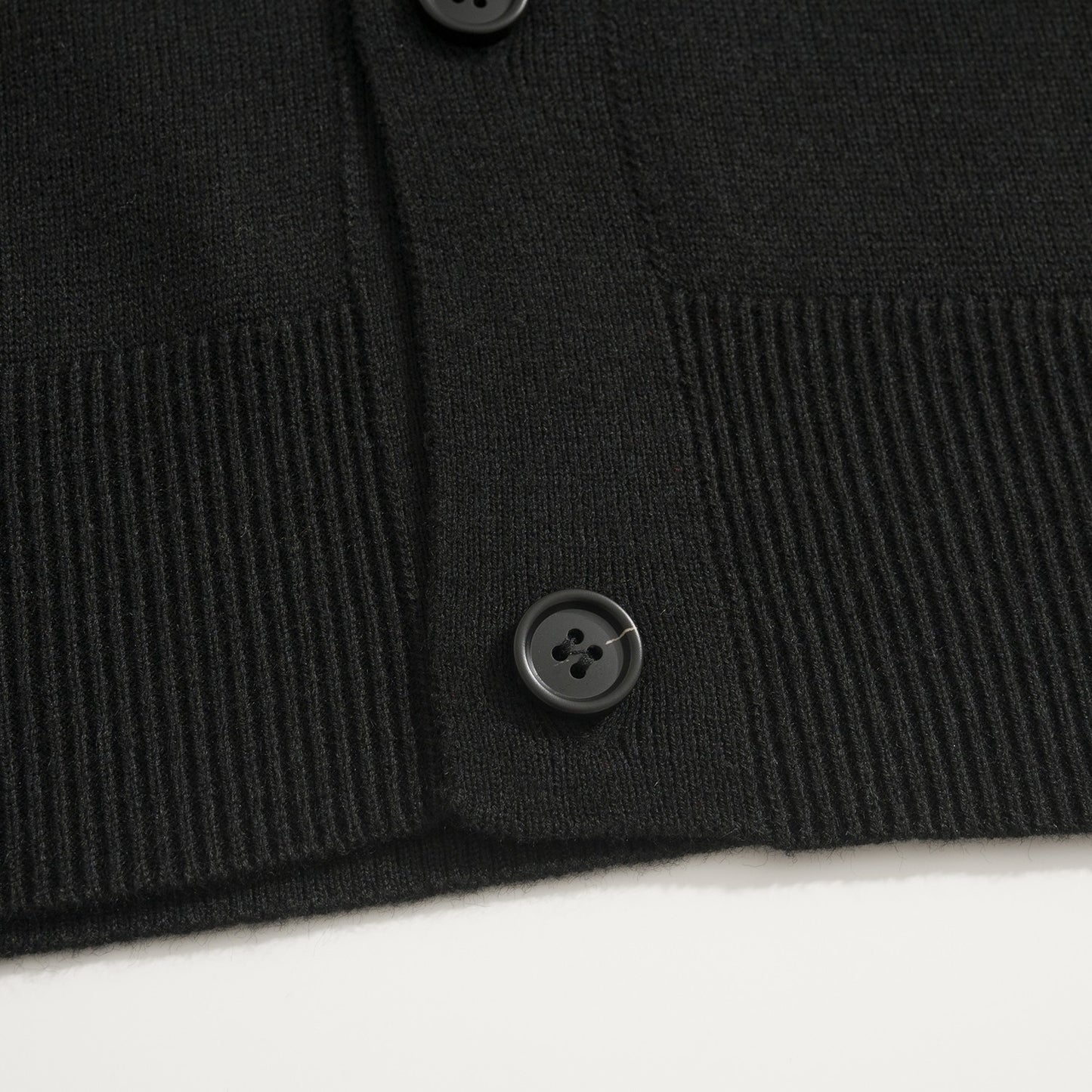 BVG / 아미리 남성 하트 자수 니트 카디건