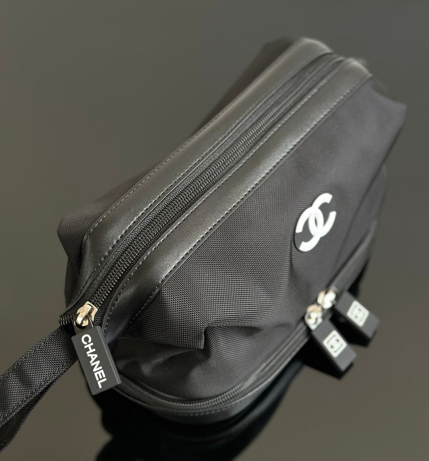 양 공장 / 샤넬 파우치백