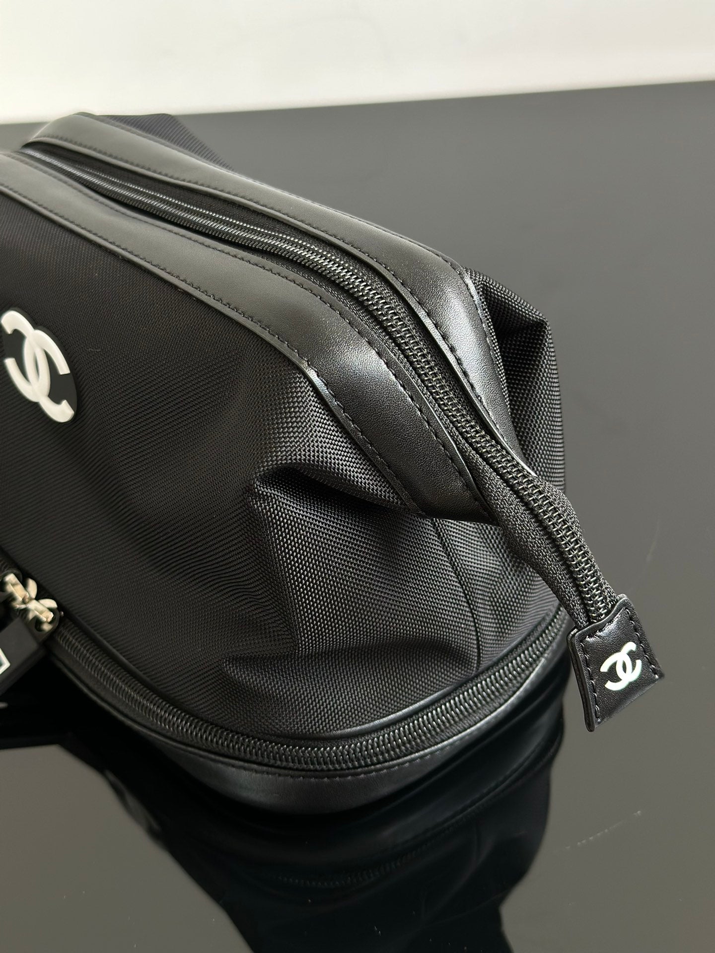 양 공장 / 샤넬 파우치백