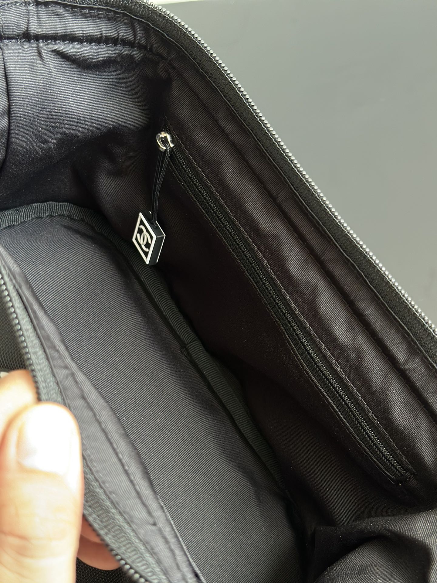 양 공장 / 샤넬 파우치백