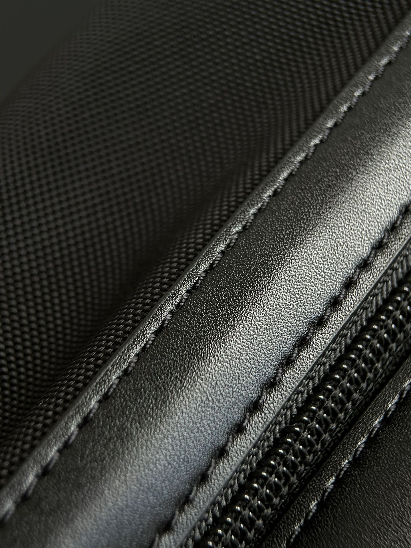 양 공장 / 샤넬 파우치백