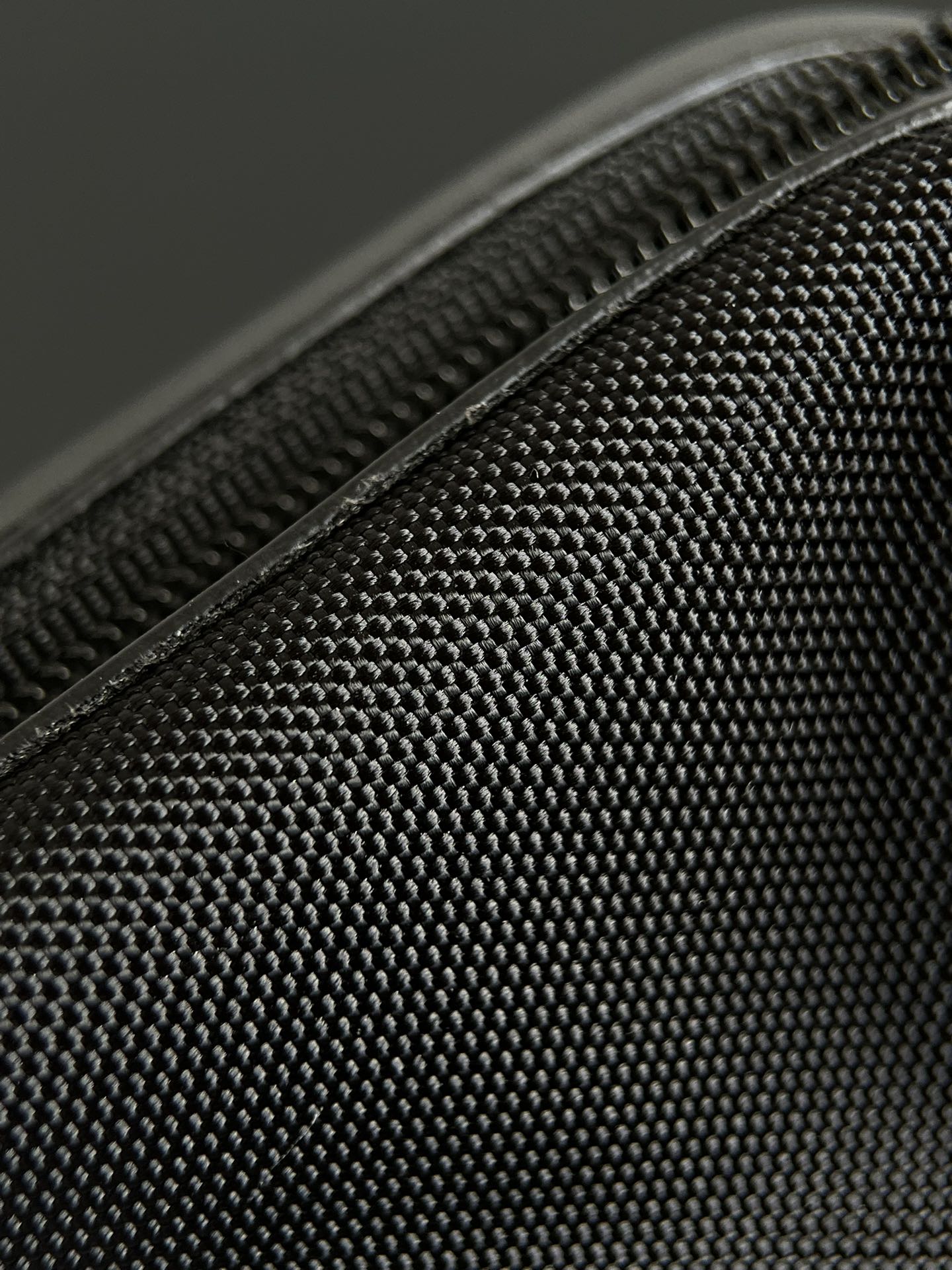 양 공장 / 샤넬 파우치백