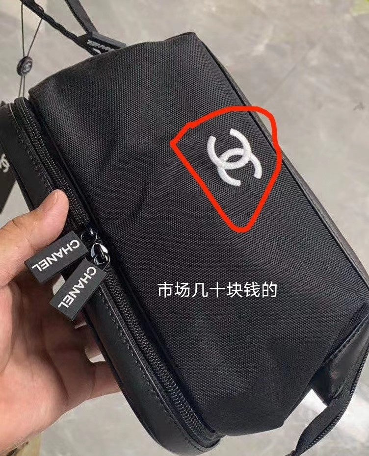 양 공장 / 샤넬 파우치백