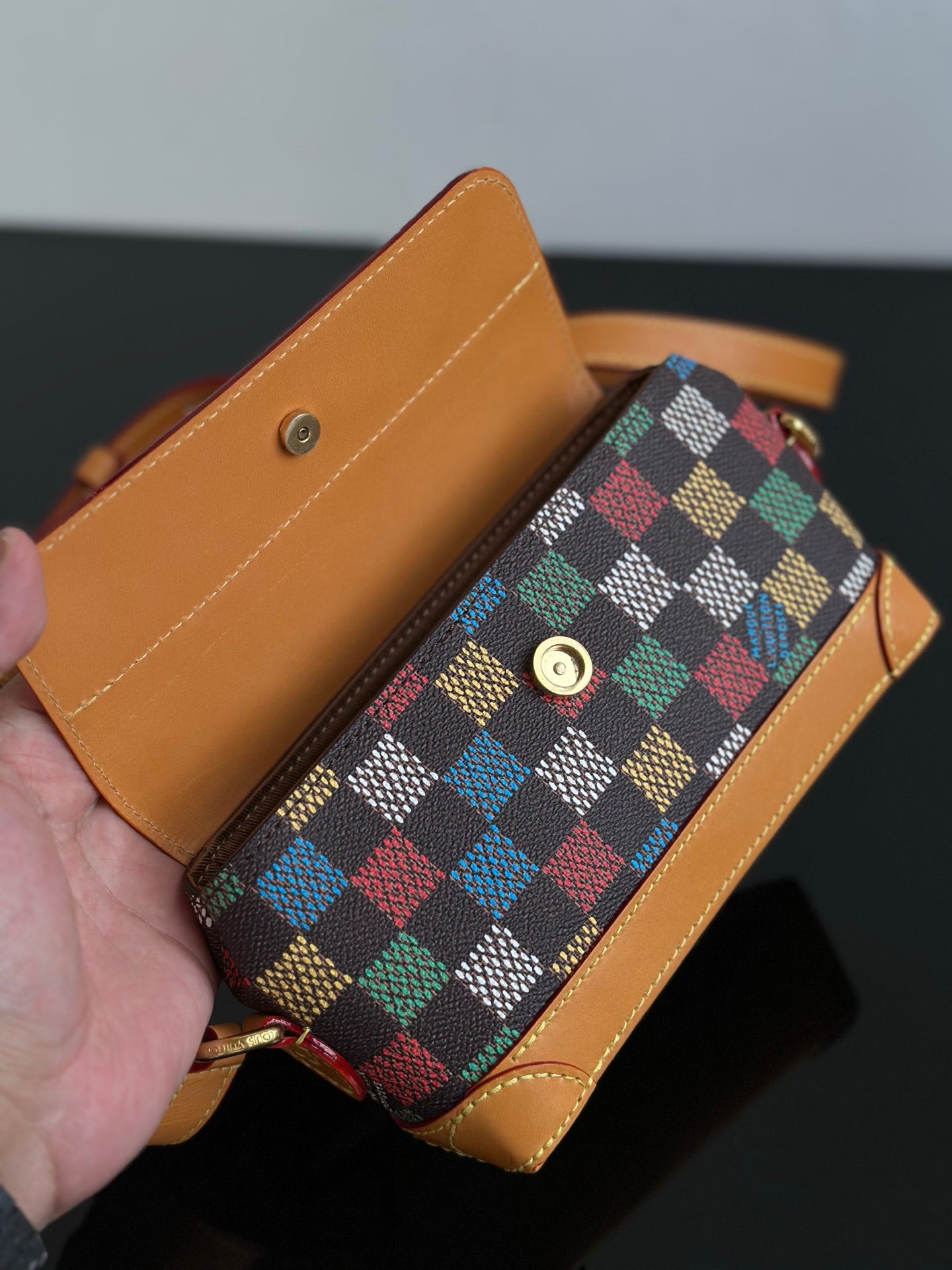 양 공장 / 루이비통 컬러 박스 가방